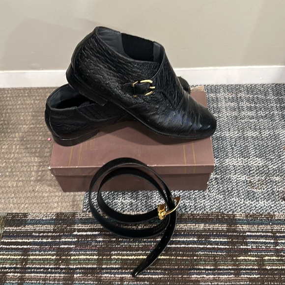 Men's Ostrich shoes and belt Black with Gold trim